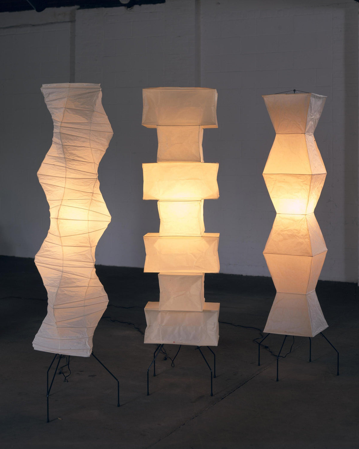 Japandi White Rice Paper Floor Lamp – Bamboo Rib