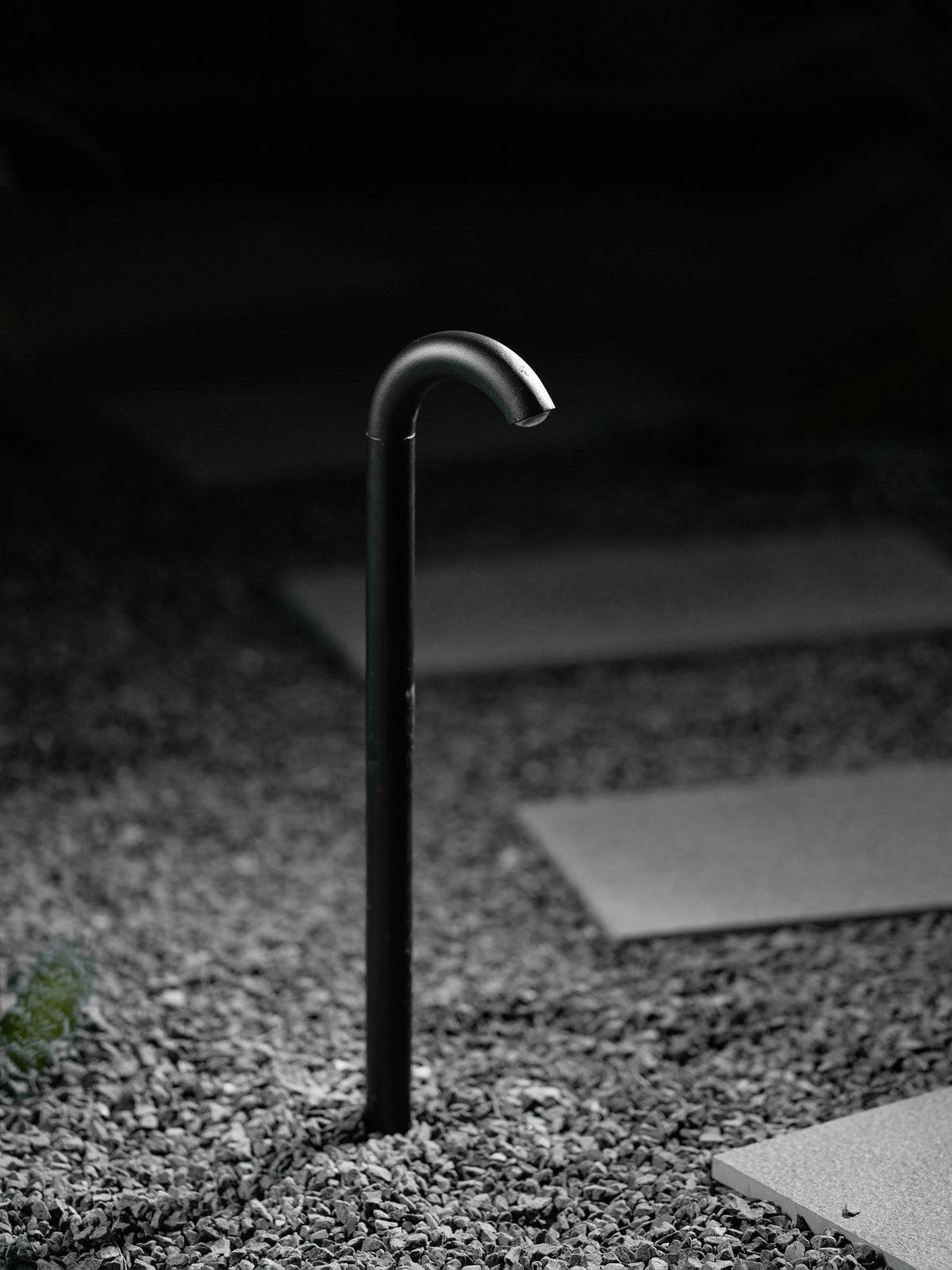 Modern Black Arched Path Light – Walkway Light for Garden
