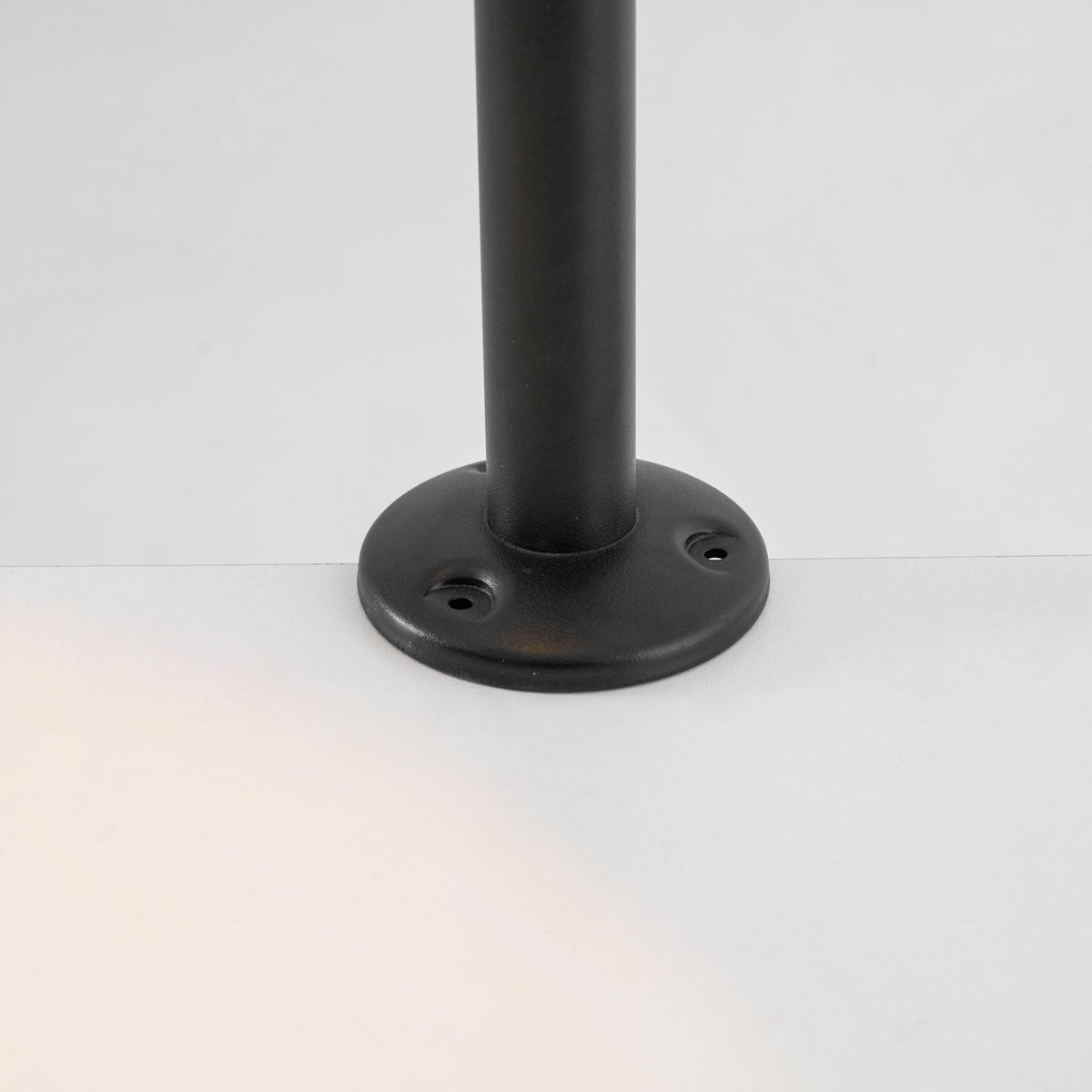 Modern Black Arched Path Light – Walkway Light for Garden