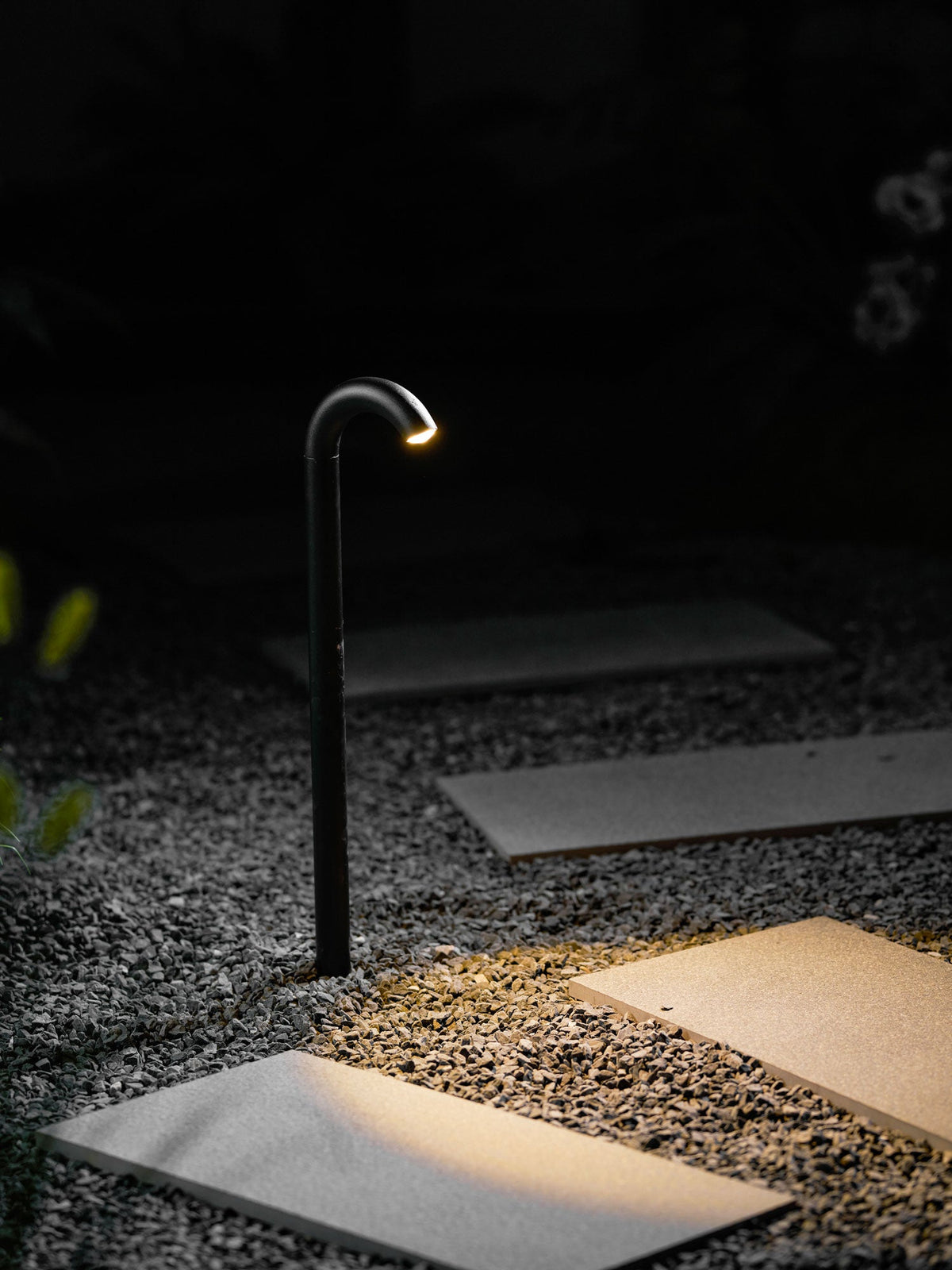 Modern Black Arched Path Light – Walkway Light for Garden