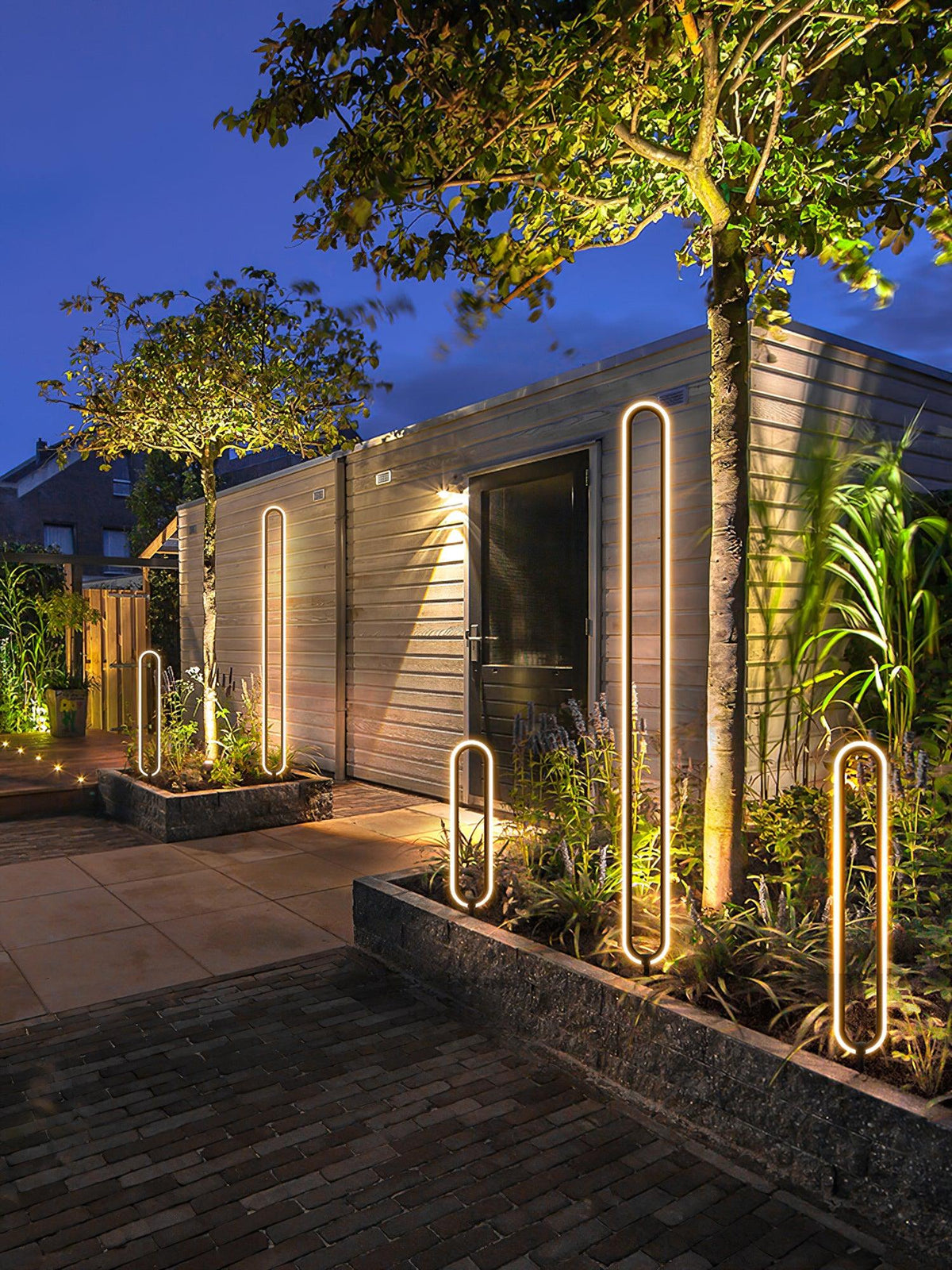 Modern Black Garden Light – Slim Bollard Light for Pathway
