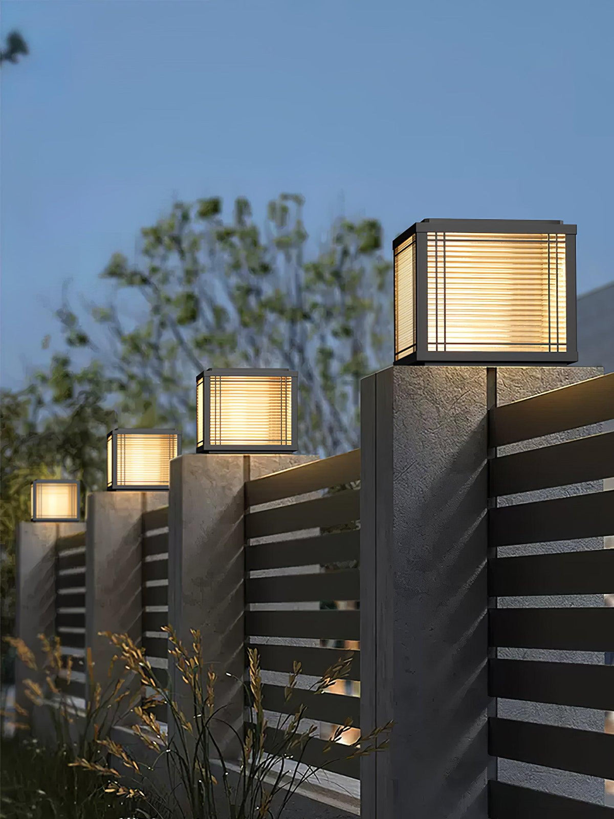 Classic Black Post Light – Solar Deck Light for Yard
