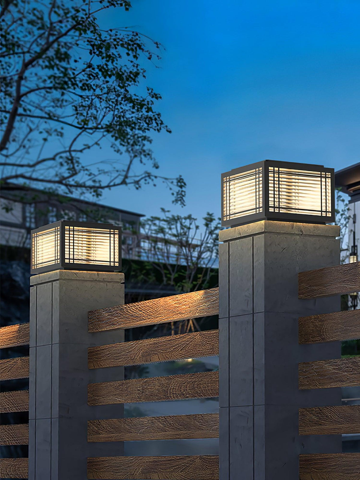 Classic Black Post Light – Solar Deck Light for Yard