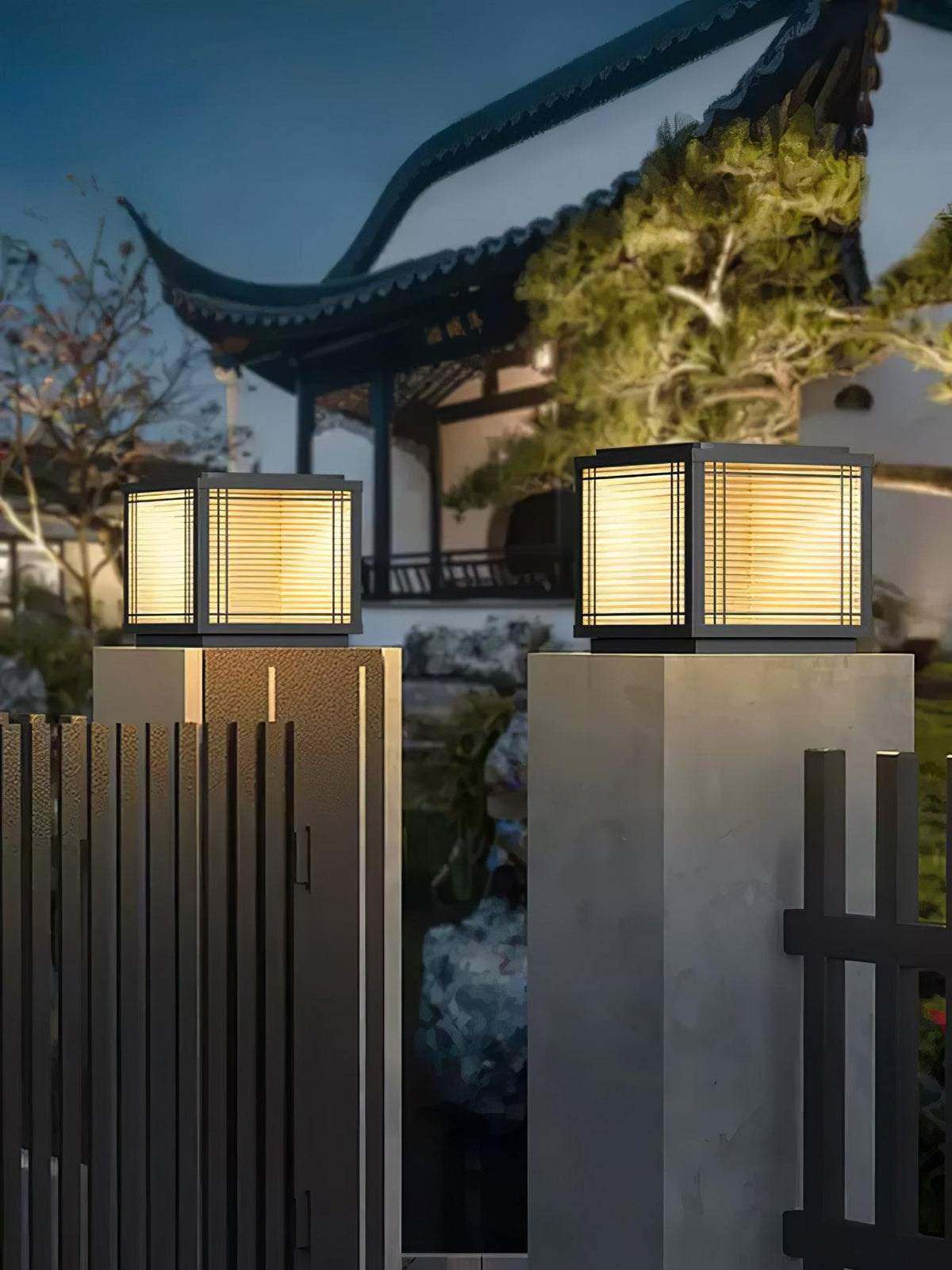 Classic Black Post Light – Solar Deck Light for Yard