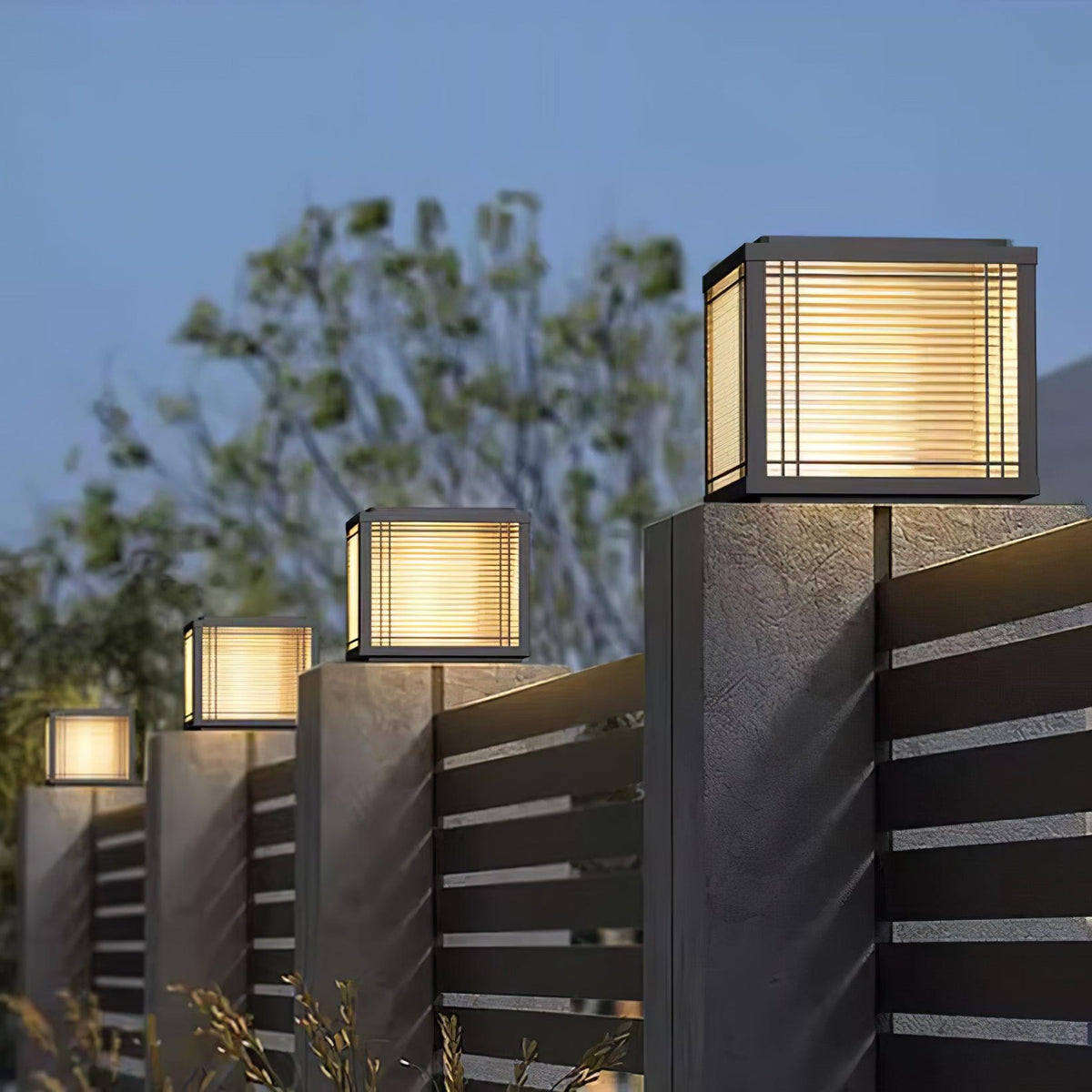 Classic Black Post Light – Solar Deck Light for Yard