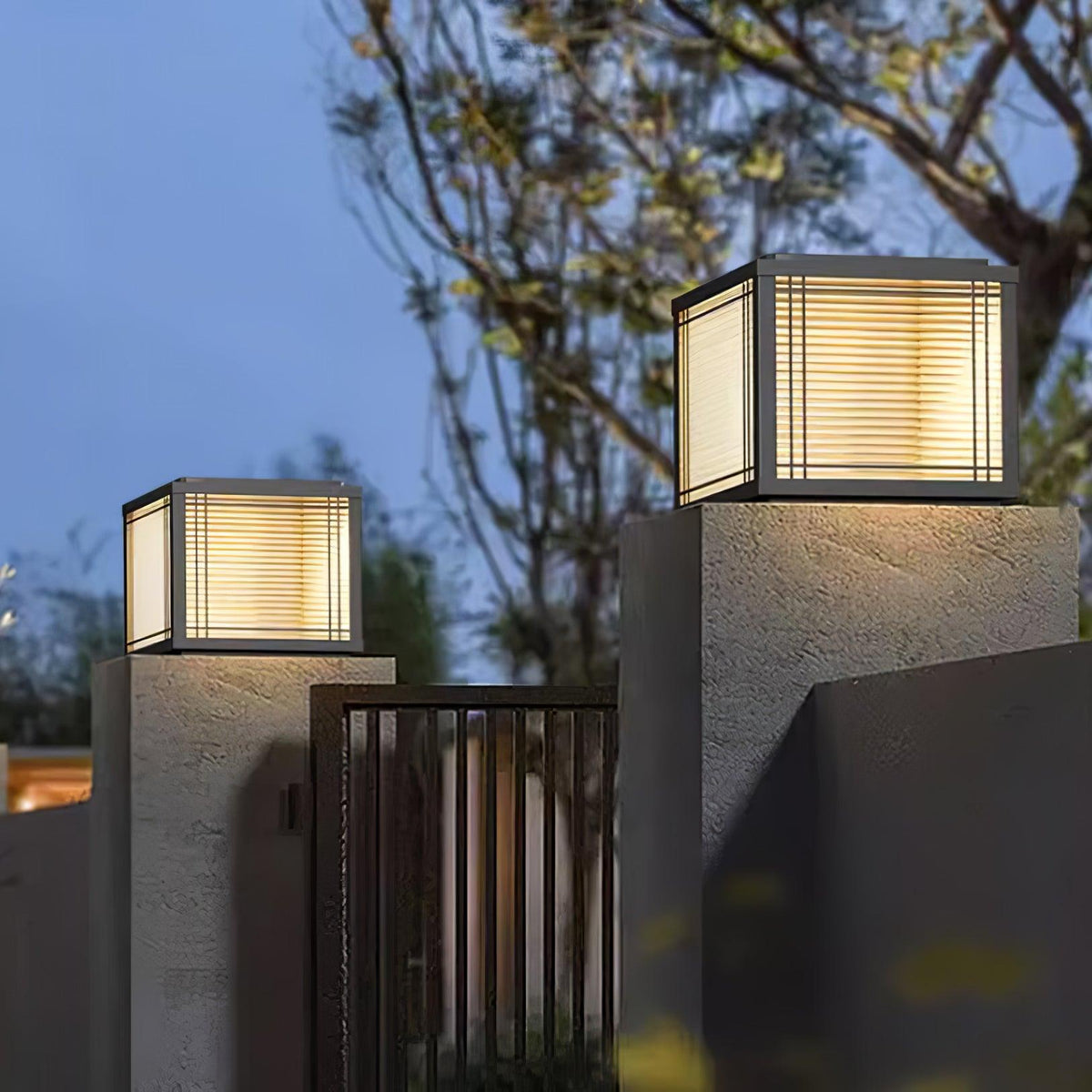 Classic Black Post Light – Solar Deck Light for Yard