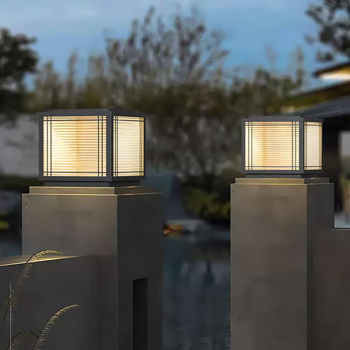 Classic Black Post Light – Solar Deck Light for Yard