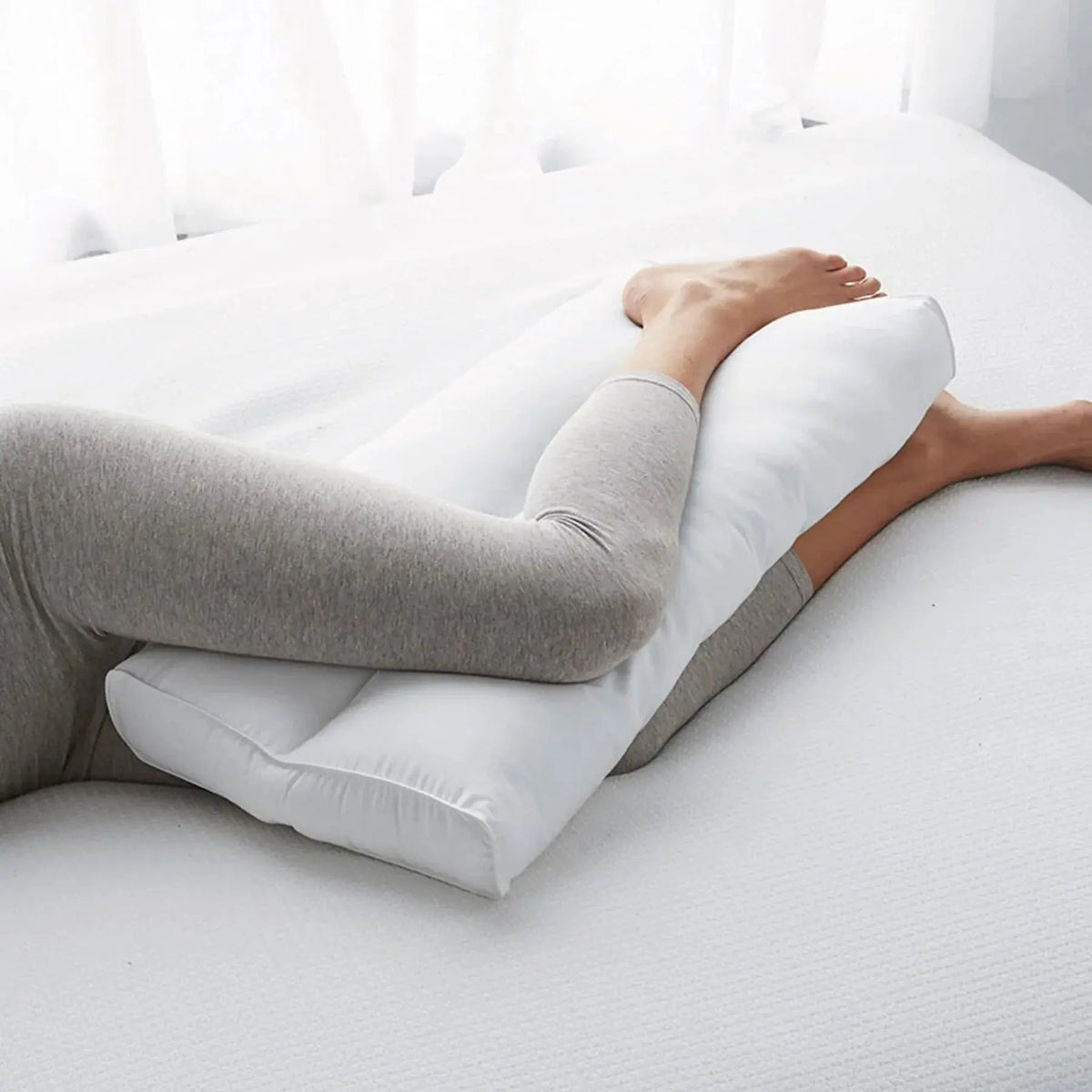 Fenoss® Down-Alternative Fill Supportive Cushion