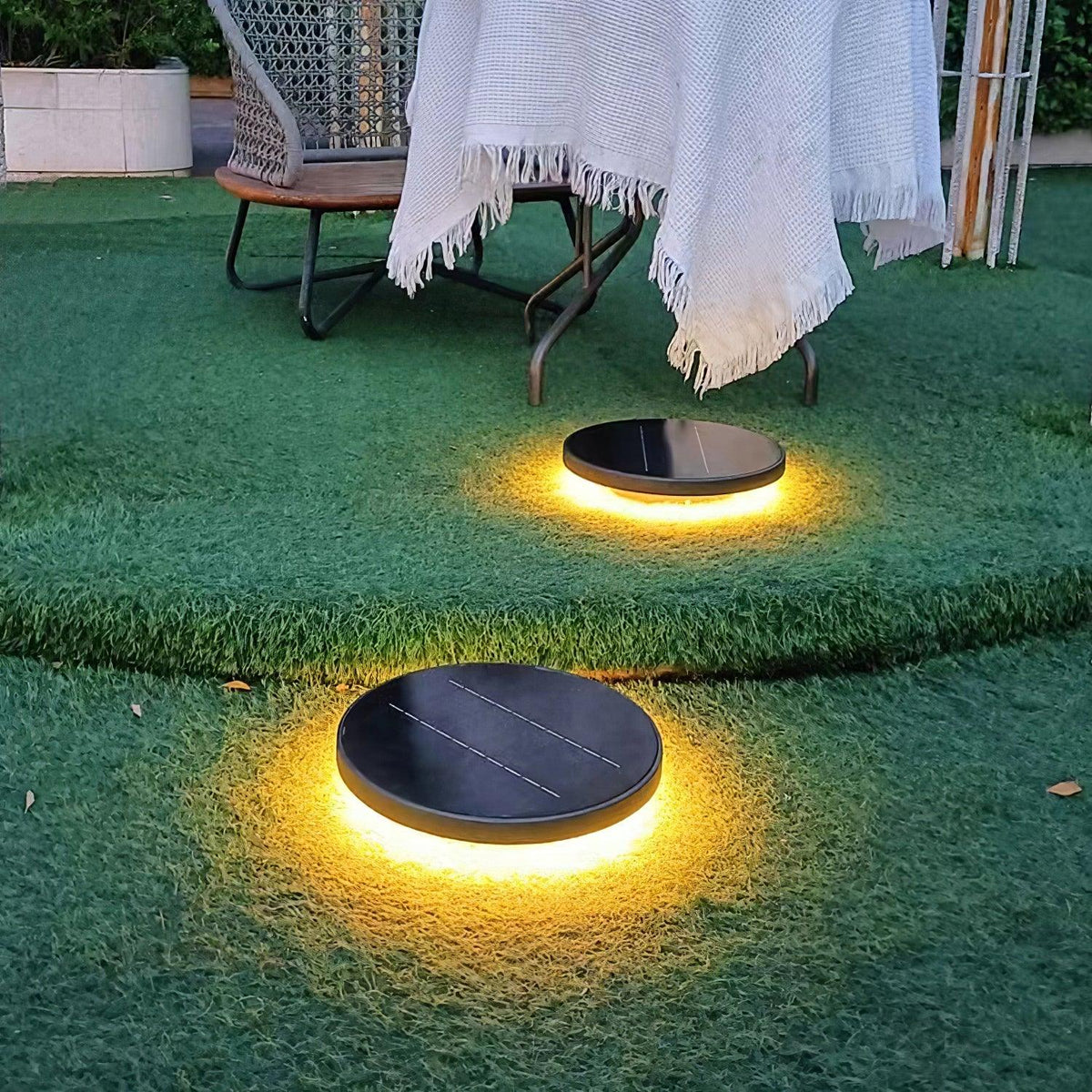 Black Solar Disc Light – Lawn Spike Light for Garden