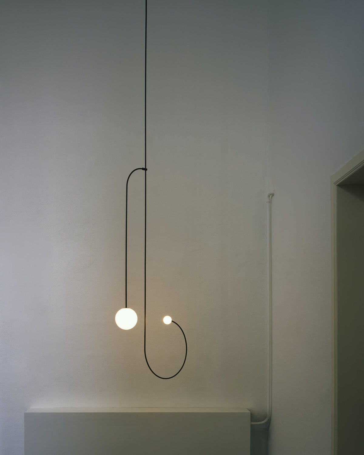 Modern Gold Metal Arc Chandelier – Globe Pendants