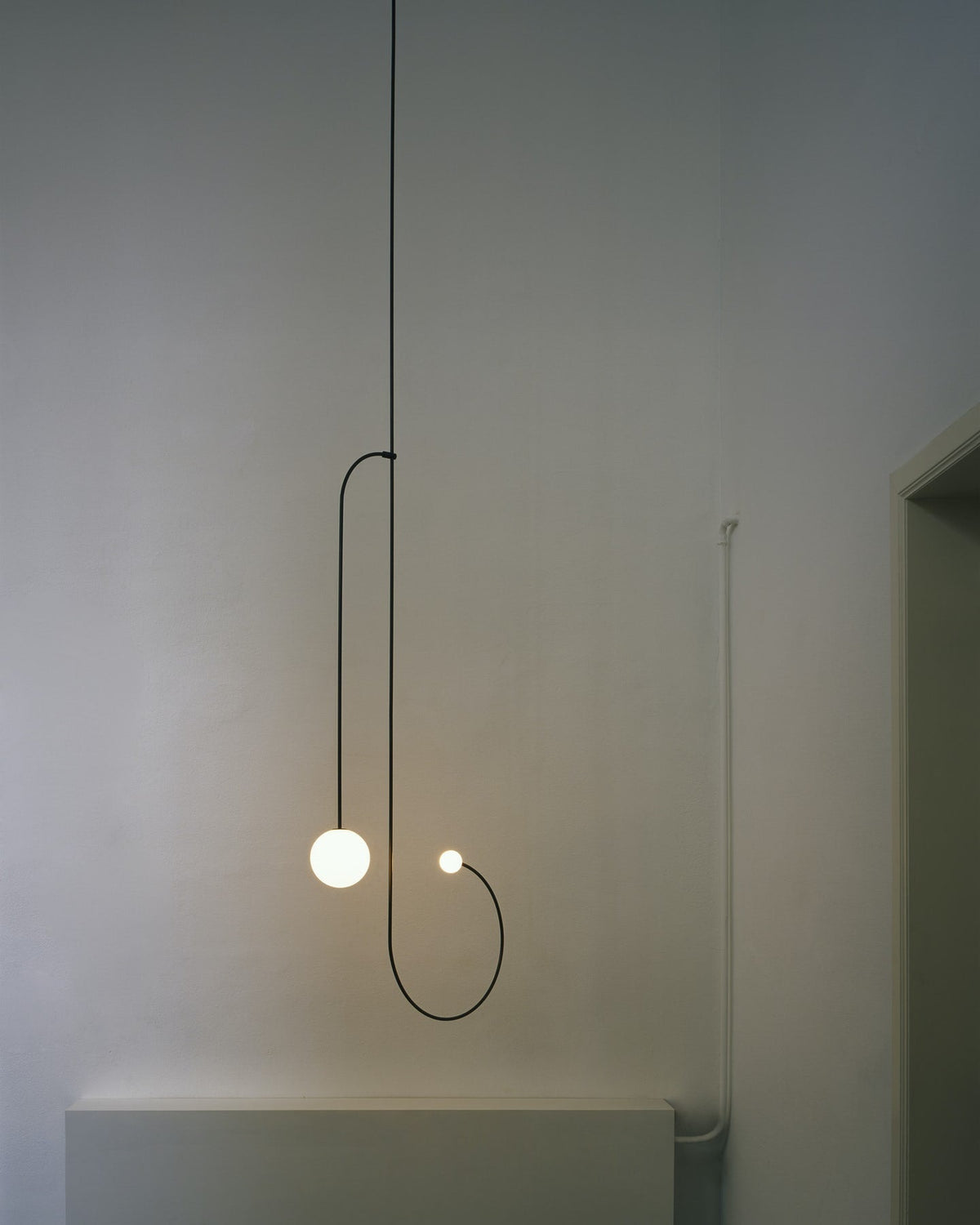 Modern Gold Metal Arc Chandelier – Globe Pendants