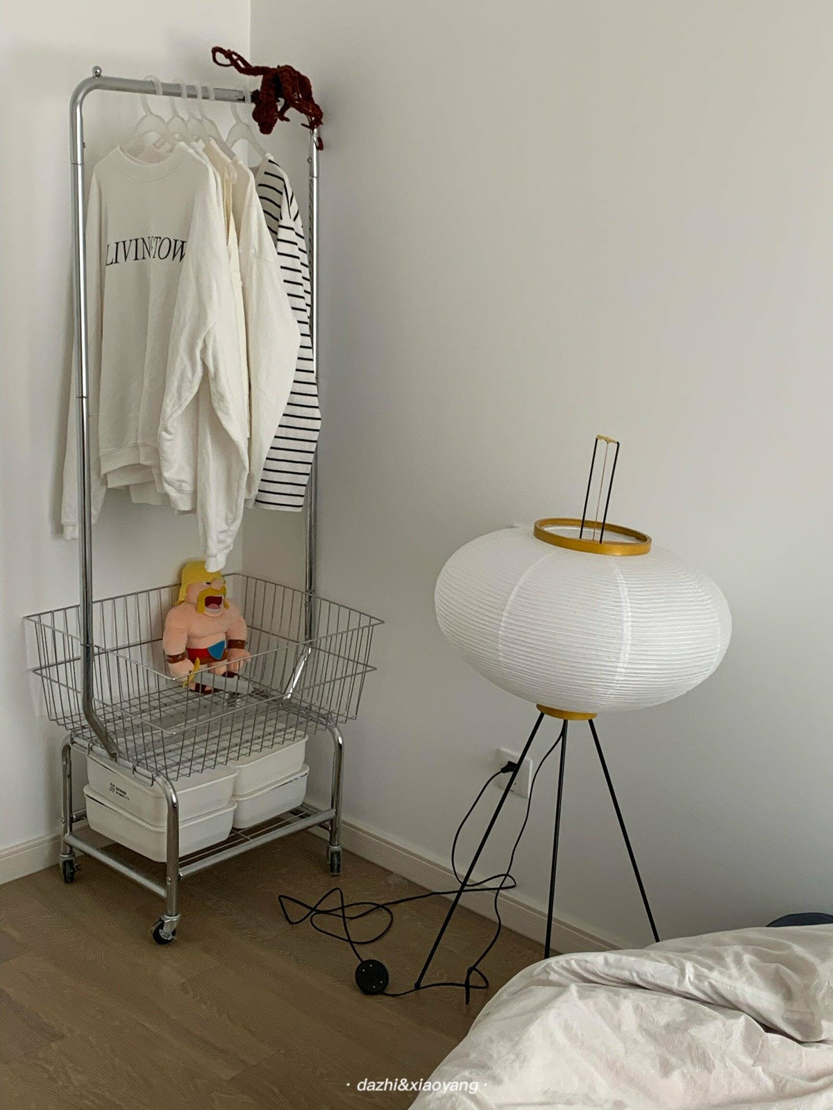 Japandi White Rice Paper Floor Lamp – Bamboo Rib