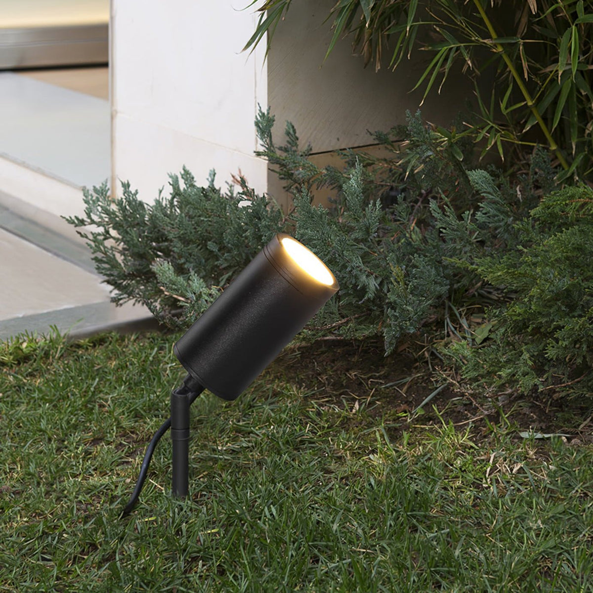 Modern Black Spike Light – Angled Spotlight for Garden