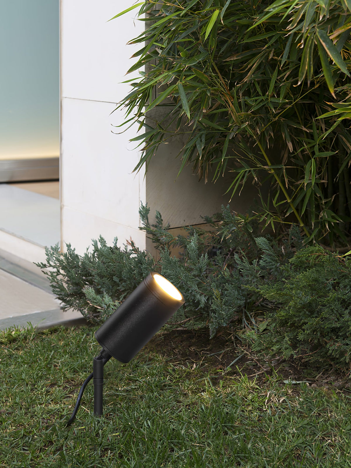 Modern Black Spike Light – Angled Spotlight for Garden