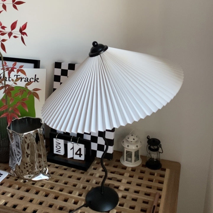 Modern Black Metal Table Lamp – Wavy Pleated Shade