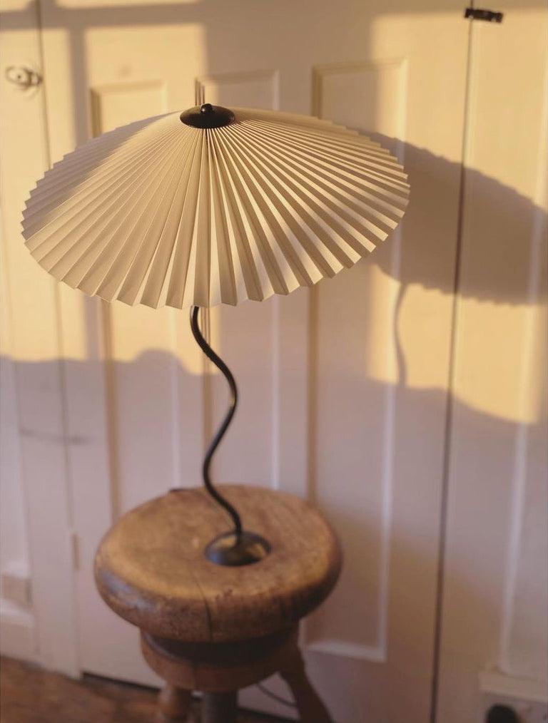 Modern Black Metal Table Lamp – Wavy Pleated Shade