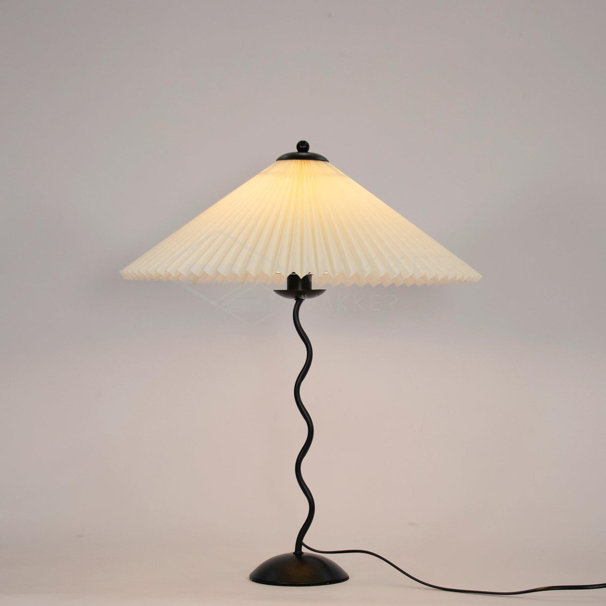 Modern Black Metal Table Lamp – Wavy Pleated Shade