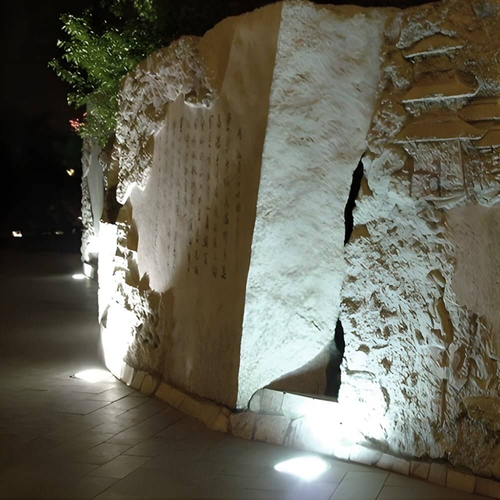 Modern Glass Well Light – In-Ground Solar LED for Pathways