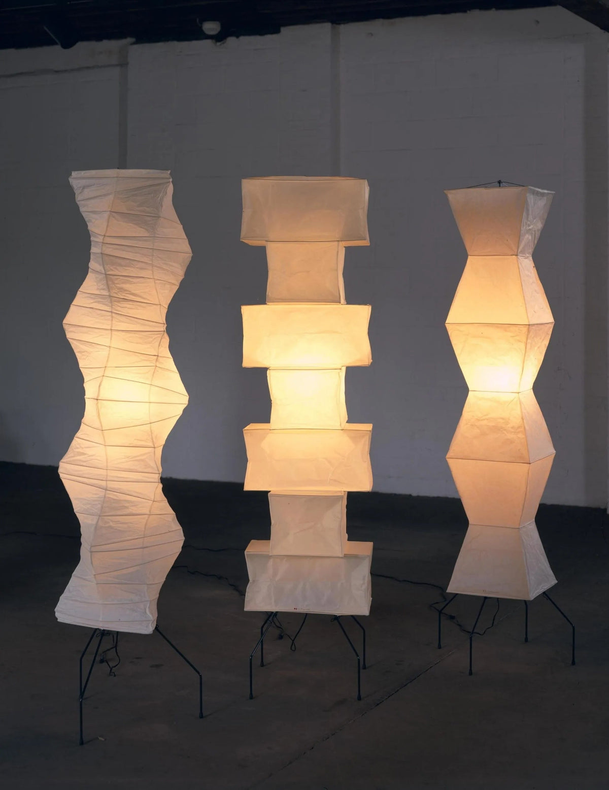Japandi White Rice Paper Floor Lamp – Bamboo Rib
