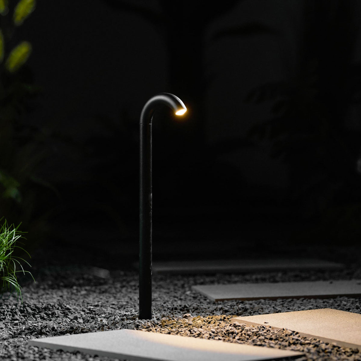 Modern Black Arched Path Light – Walkway Light for Garden