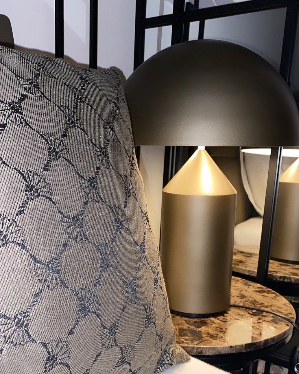 Mid-Century Metal Mushroom Table Lamp – Dome Shade
