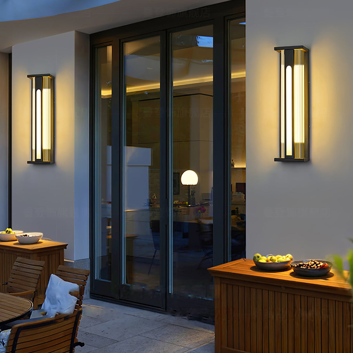 Modern Black Outdoor Wall Light – Solar Sconce for Porch