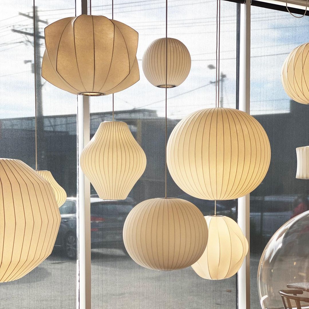 Mid-Century White Silk Pendant – Bubble Wireframe