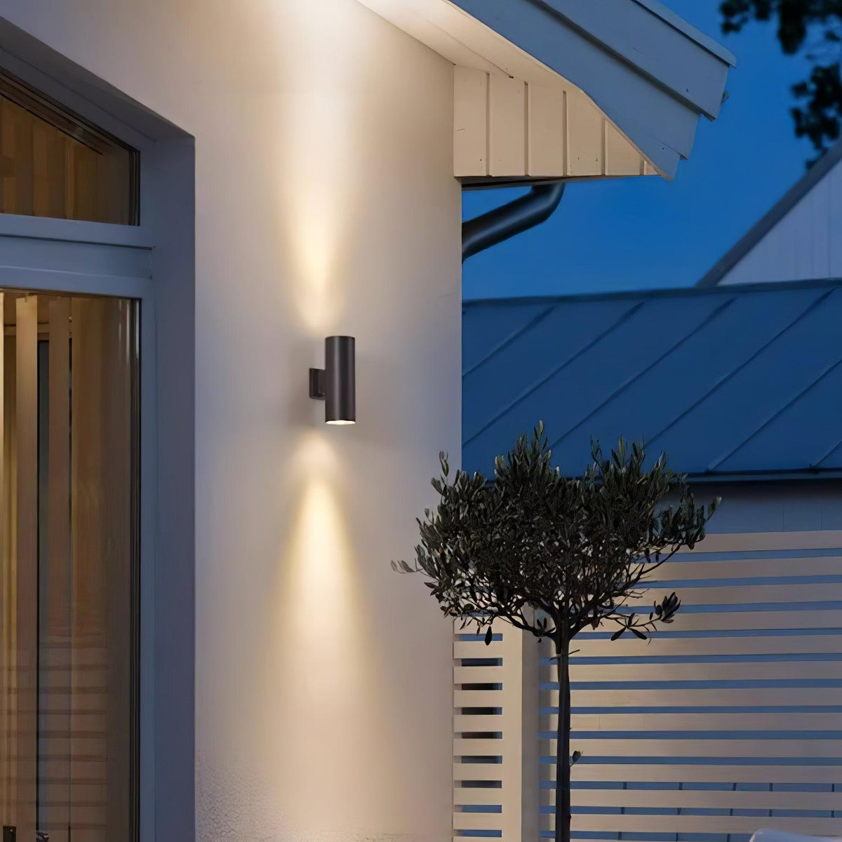 Modern Black Cylinder Wall Light – Outdoor Sconce for Porch