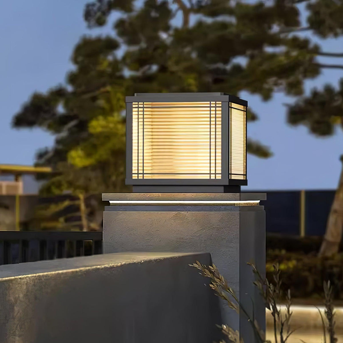 Classic Black Post Light – Solar Deck Light for Yard