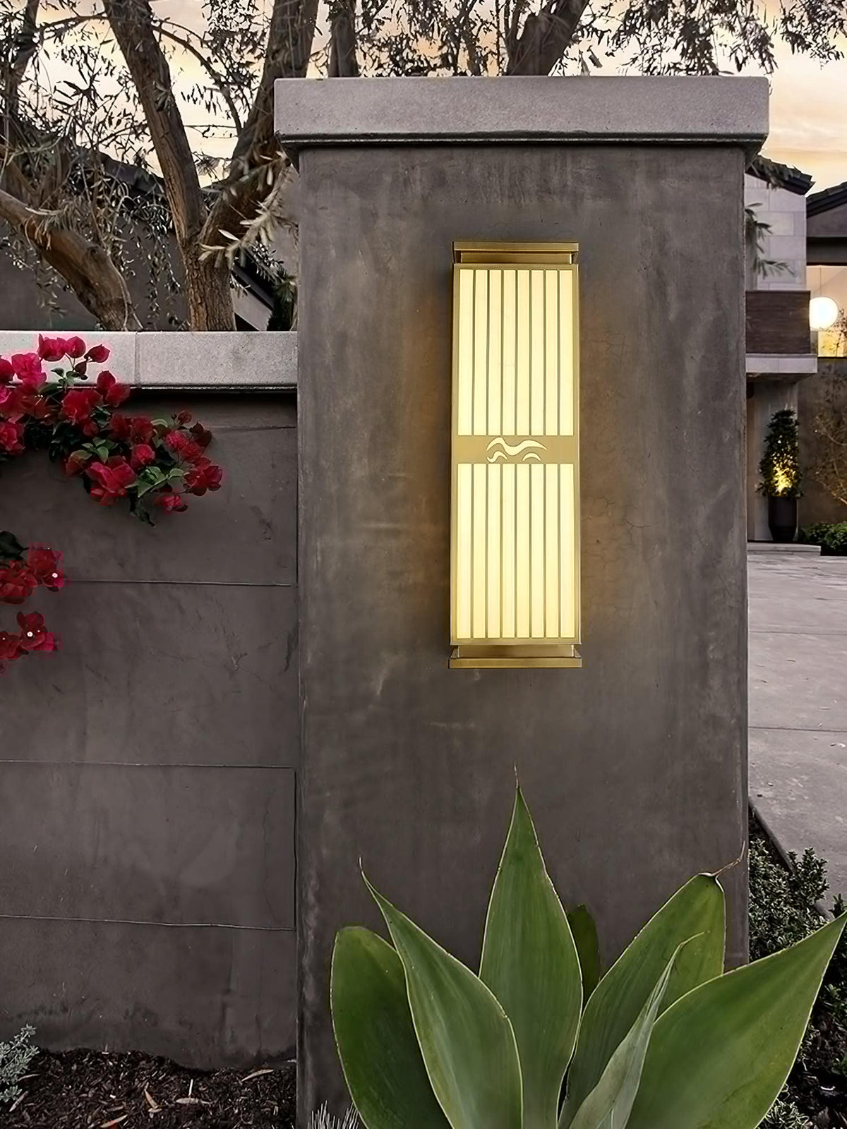 Modern Gold Outdoor Wall Light – Tall Sconce for Porch