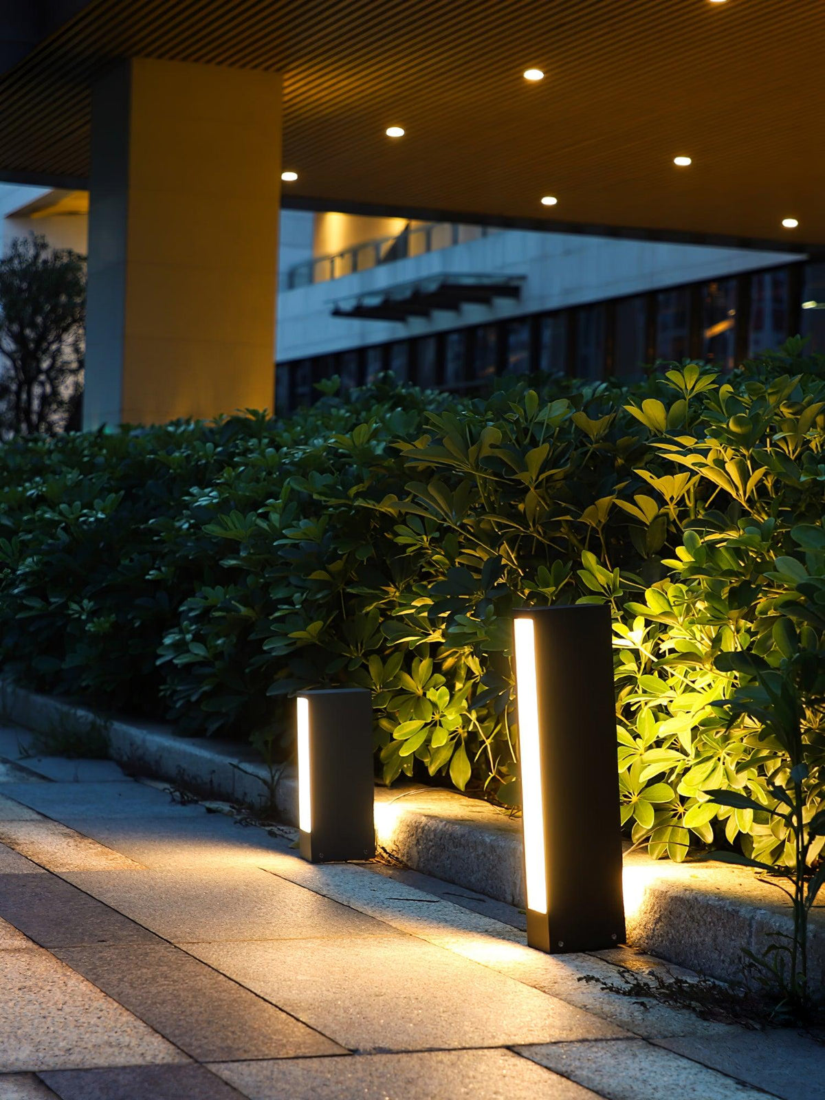 Modern Black Path Light – Slim Bollard Light for Walkway