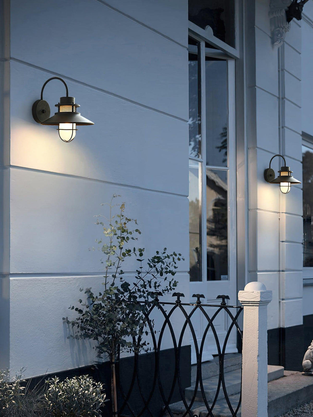 Industrial Black Wall Light – Glass Sconce for Porch