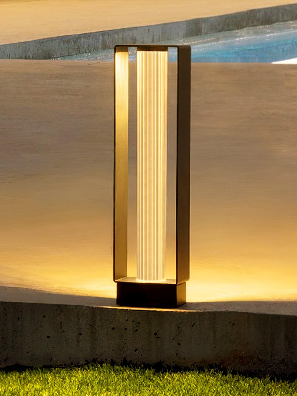 Modern Black Frame Path Light – Post Light for Walkway