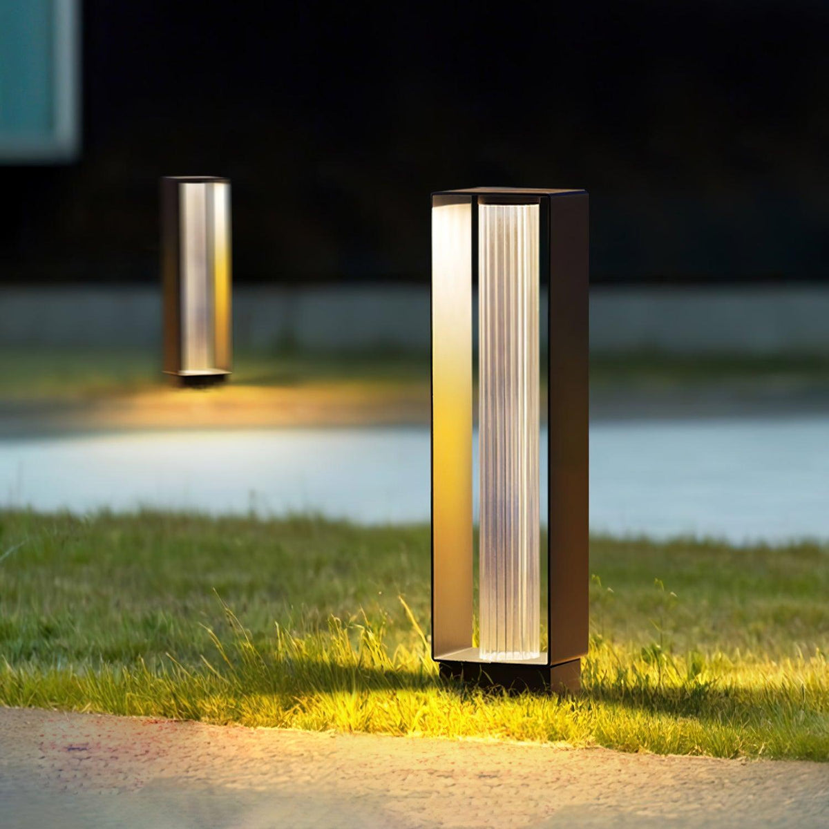 Modern Black Frame Path Light – Post Light for Walkway