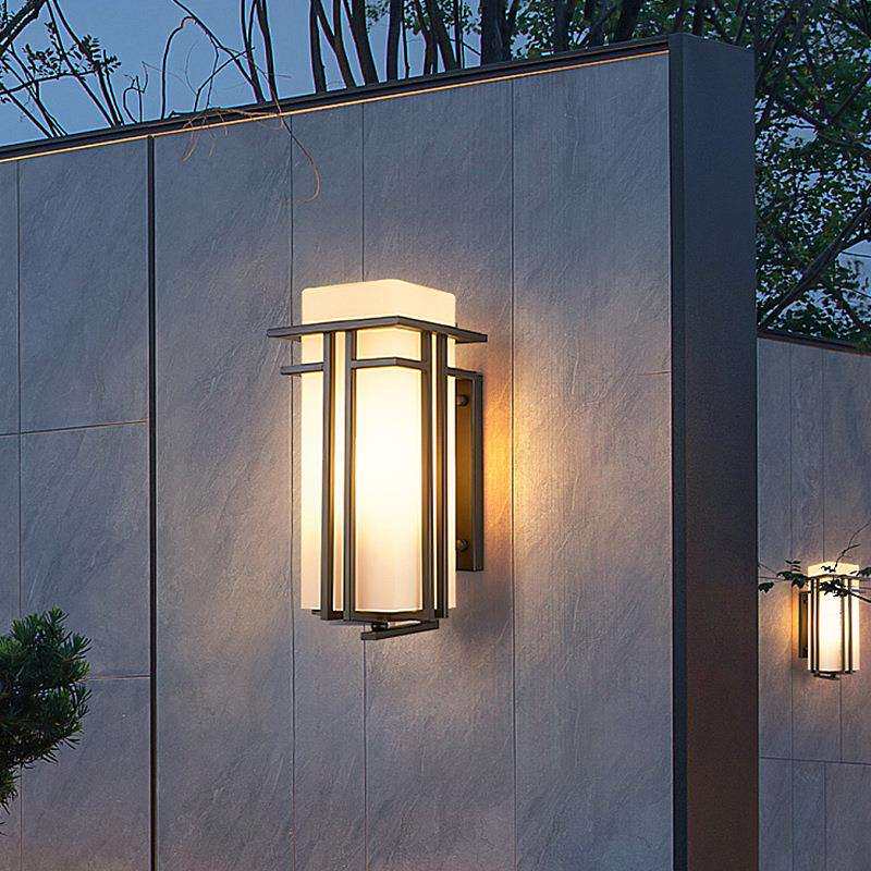 Retro Black Lantern Wall Light – Glass Sconce for Porch