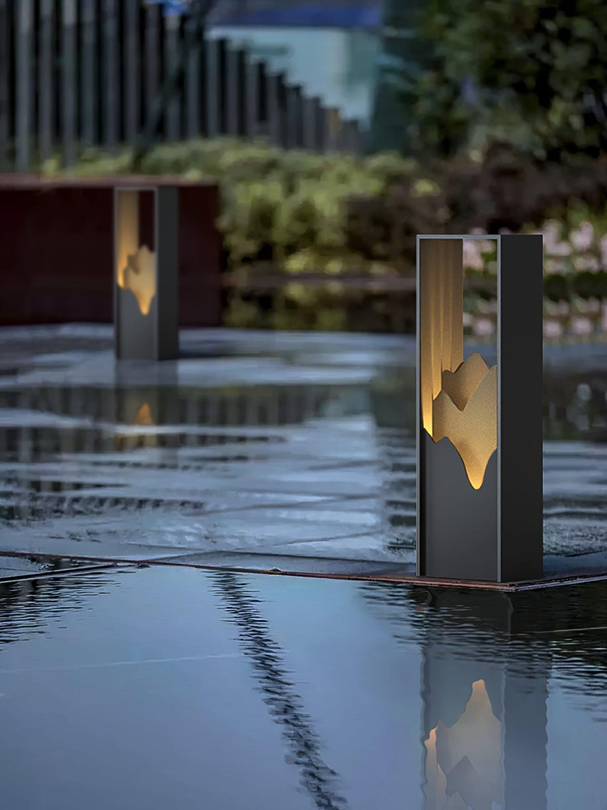 Modern Black Geometric Solar Light – Garden Light for Yard