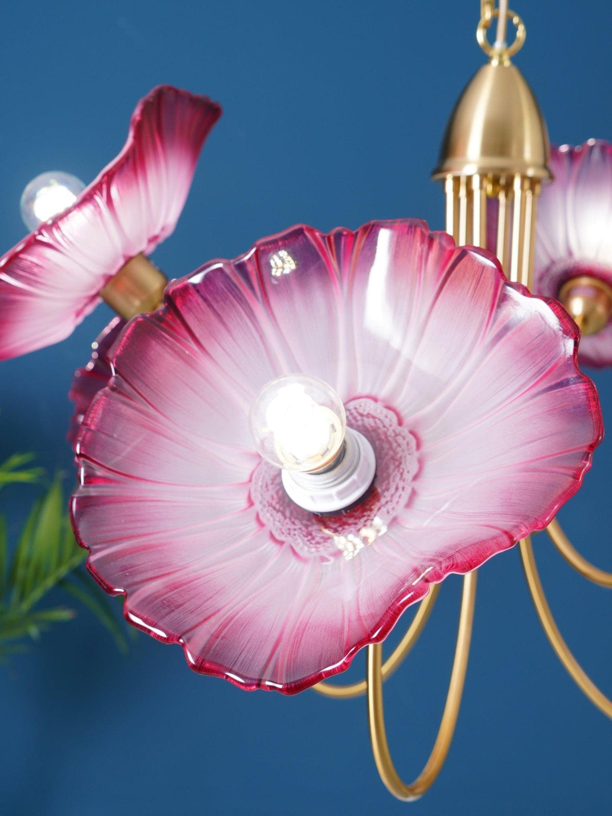 Modern Gold Frosted Glass Lotus Chandelier – Leaf