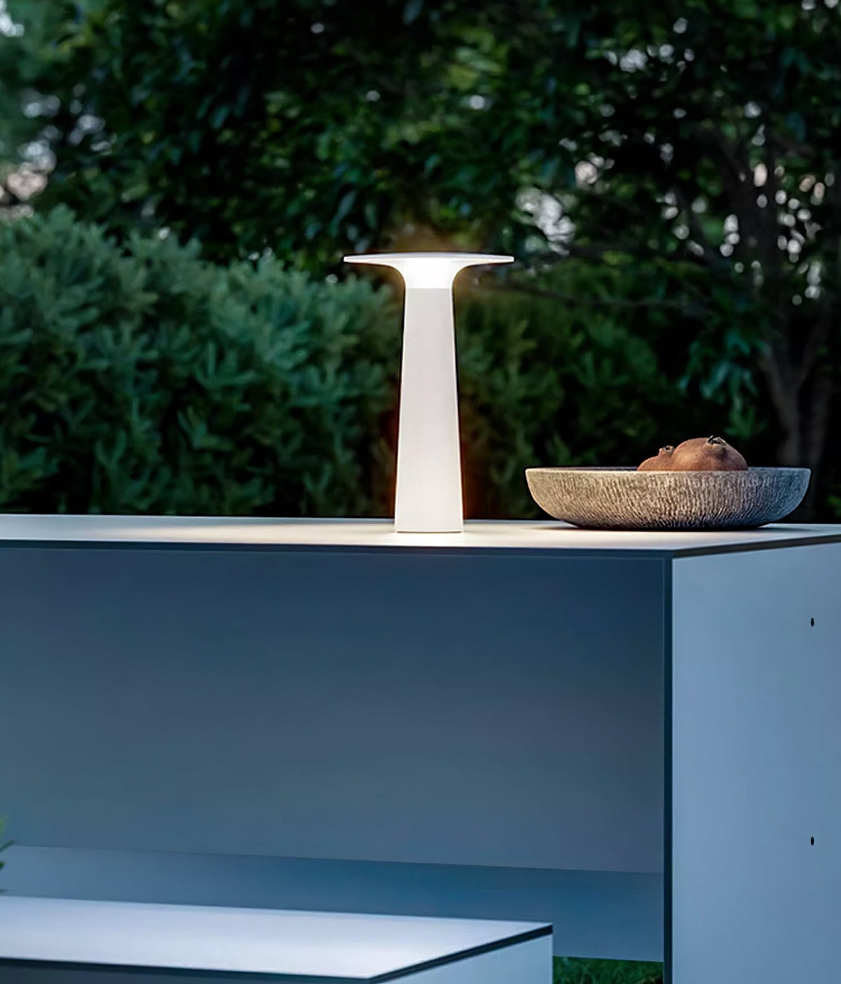 Modern Black Disc Table Lamp – Solar Lamp for Patio