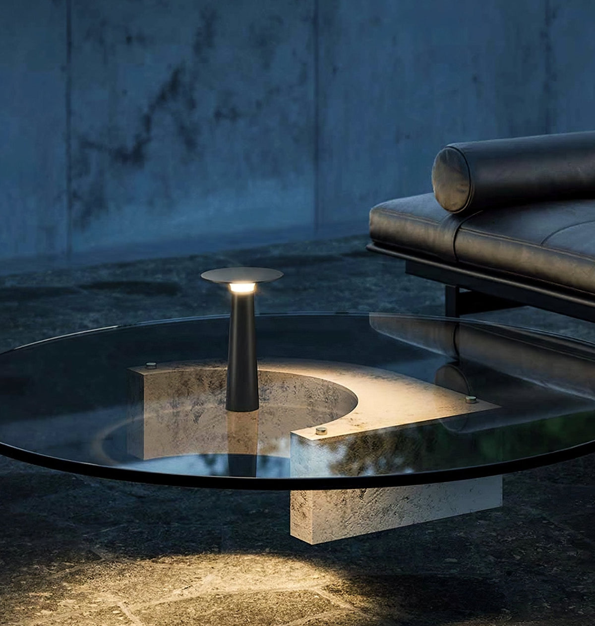 Modern Black Disc Table Lamp – Solar Lamp for Patio