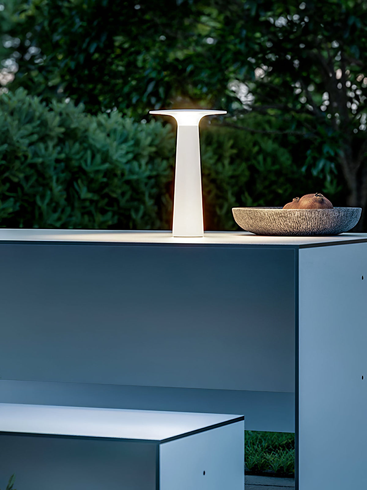 Modern Black Disc Table Lamp – Solar Lamp for Patio