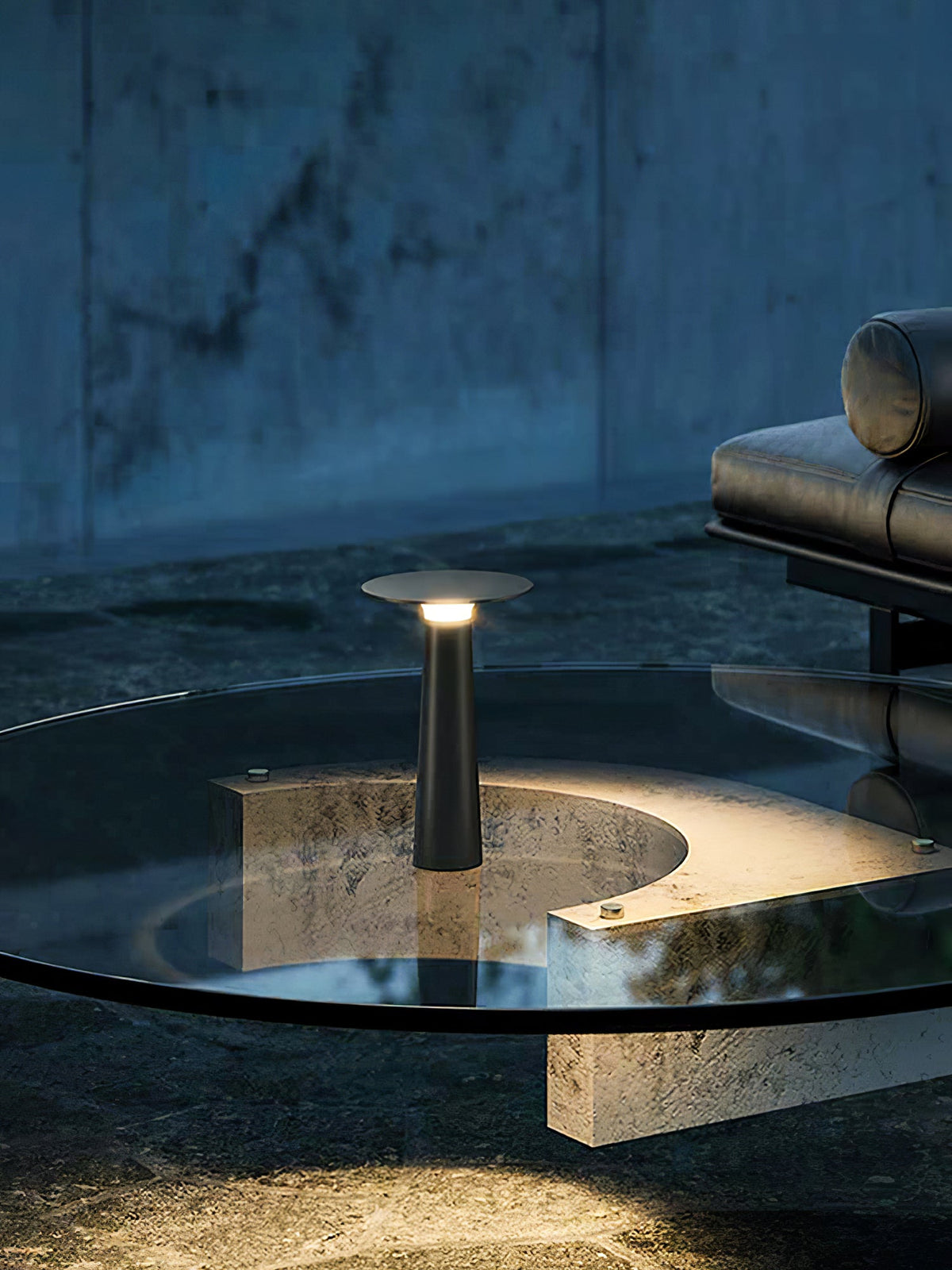 Modern Black Disc Table Lamp – Solar Lamp for Patio
