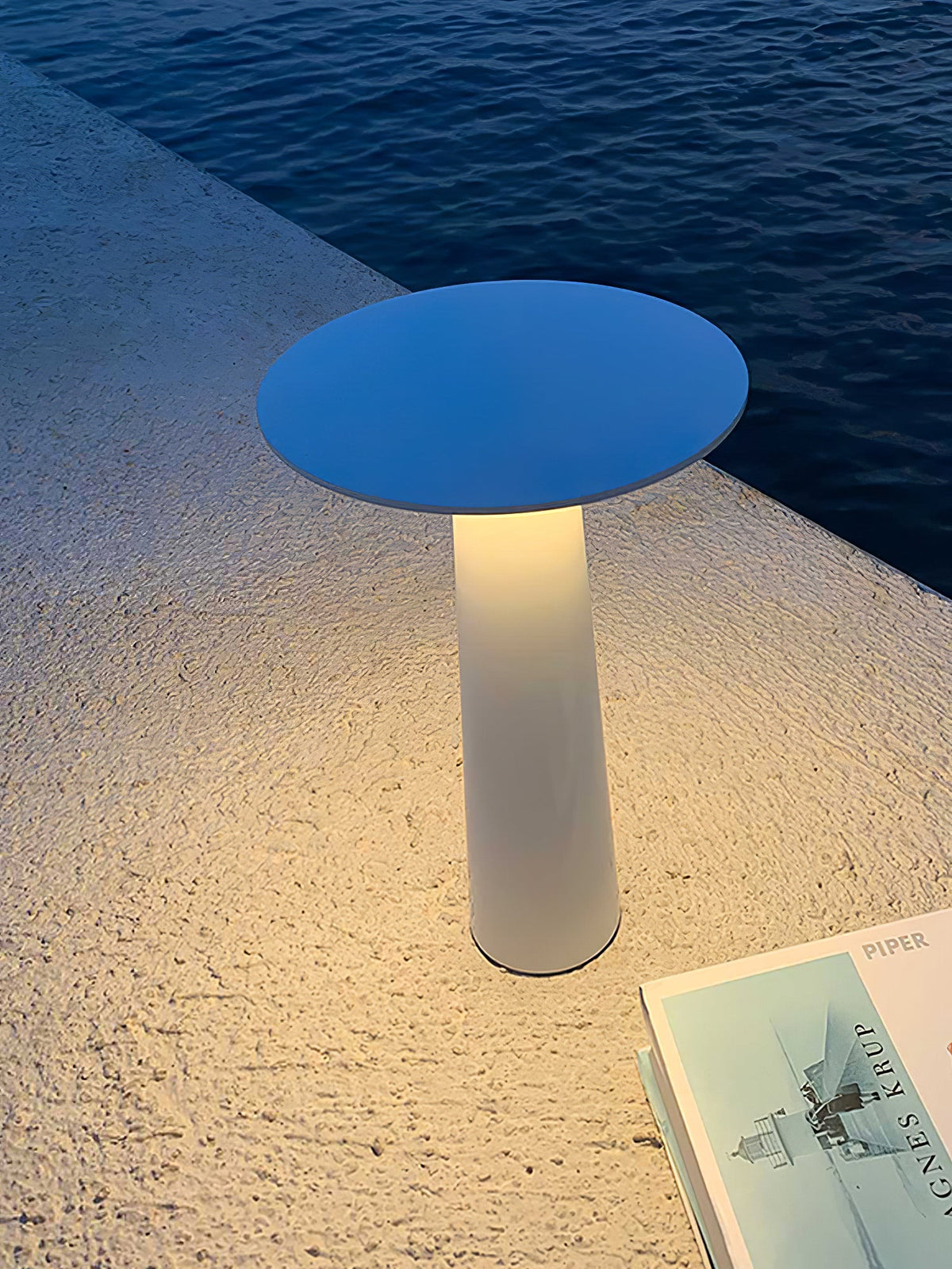 Modern Black Disc Table Lamp – Solar Lamp for Patio