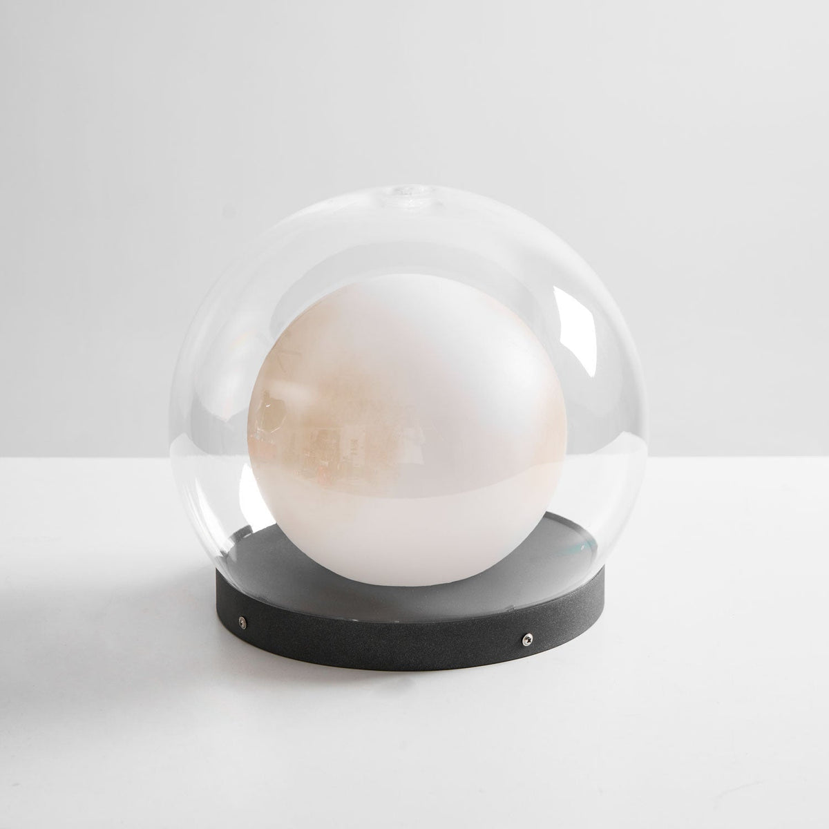 Modern Black Globe Table Lamp – Outdoor Dome Lamp for Patio
