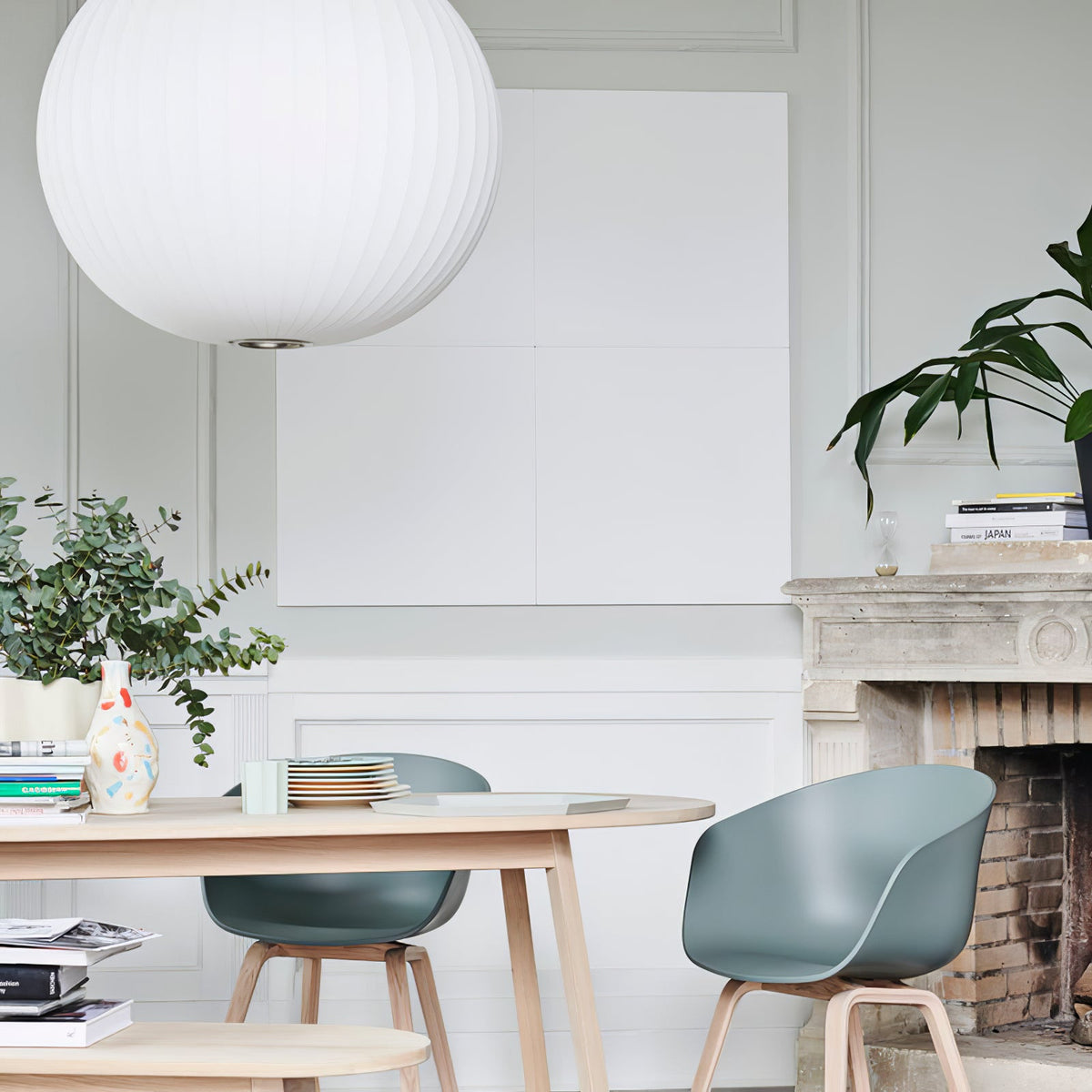 Mid-Century White Silk Pendant – Bubble Wireframe
