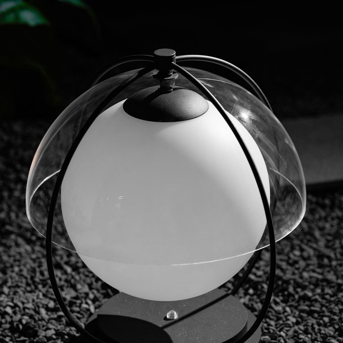 Modern Black Globe Lamp – Open Frame Table Lamp for Patio