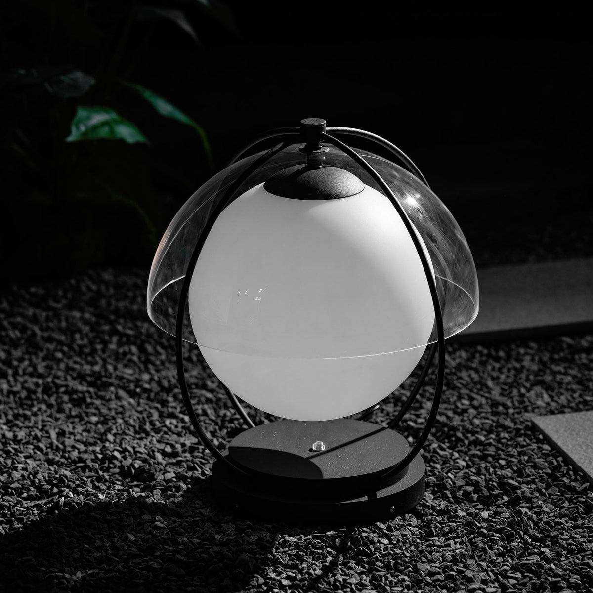 Modern Black Globe Lamp – Open Frame Table Lamp for Patio