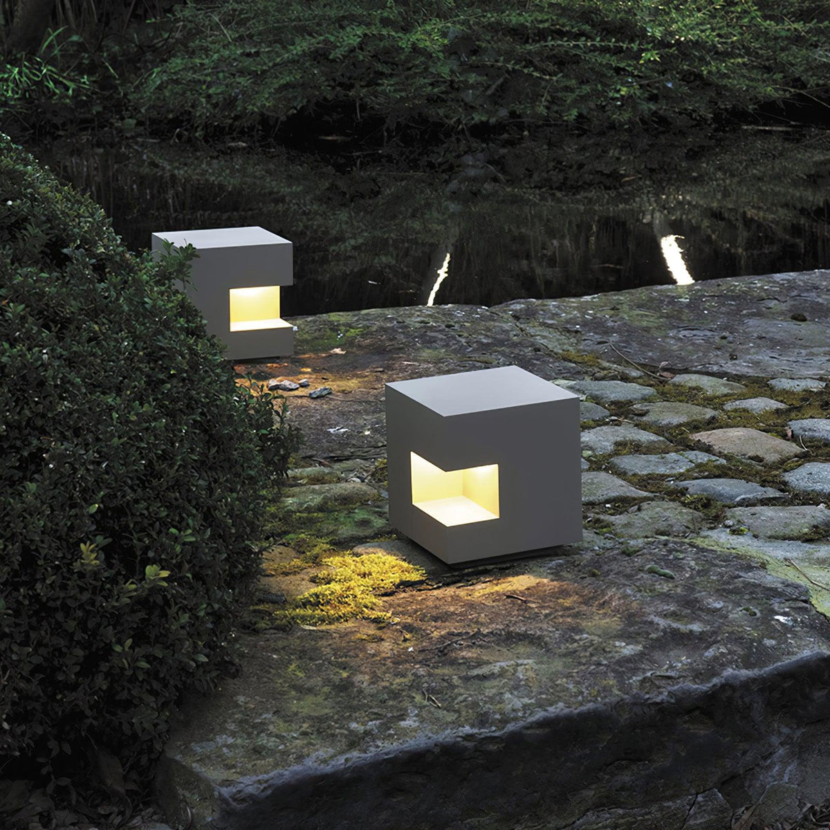 Modern Black Square Post Light – Solar Cube Light for Fence