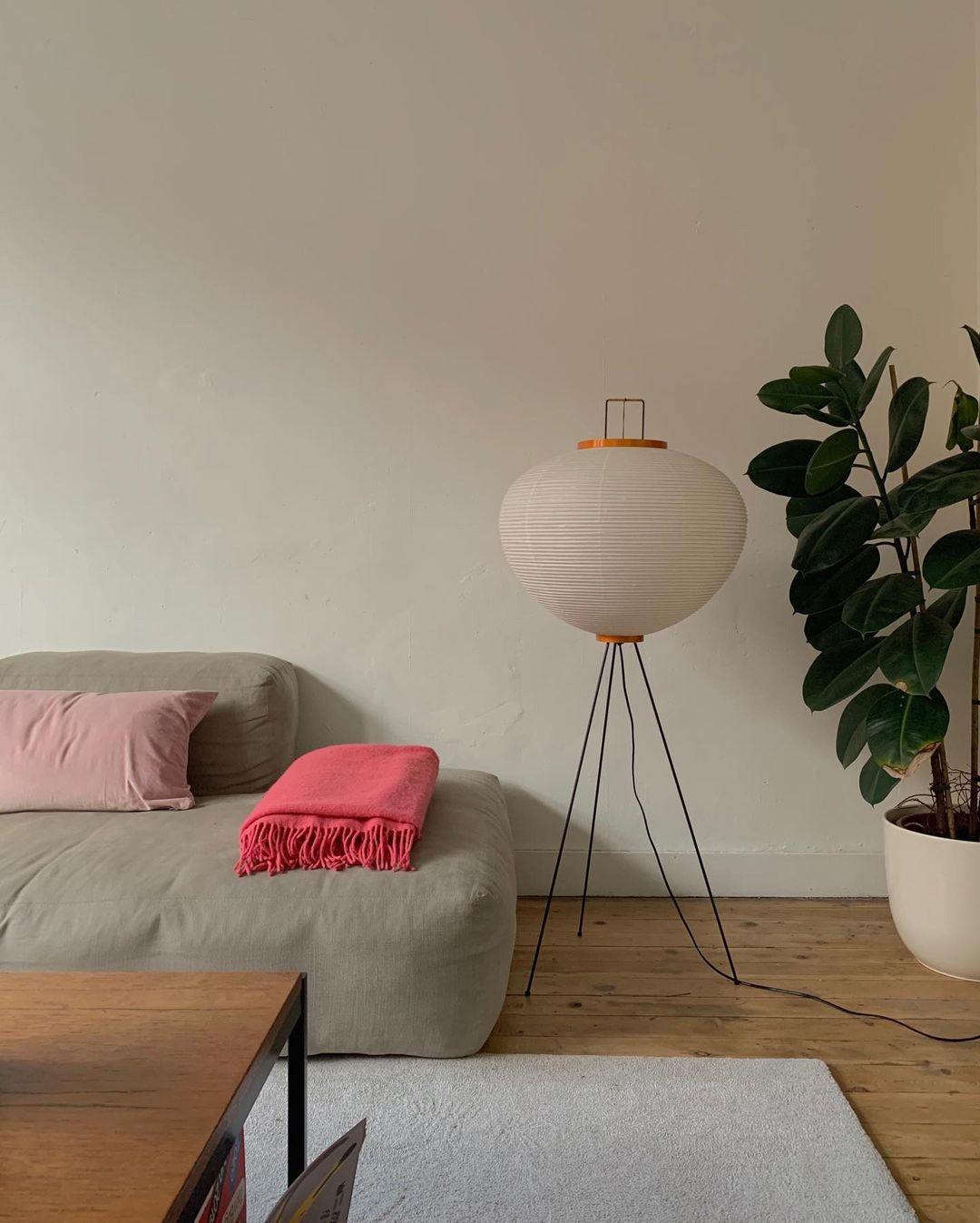 Japandi White Rice Paper Floor Lamp – Bamboo Rib