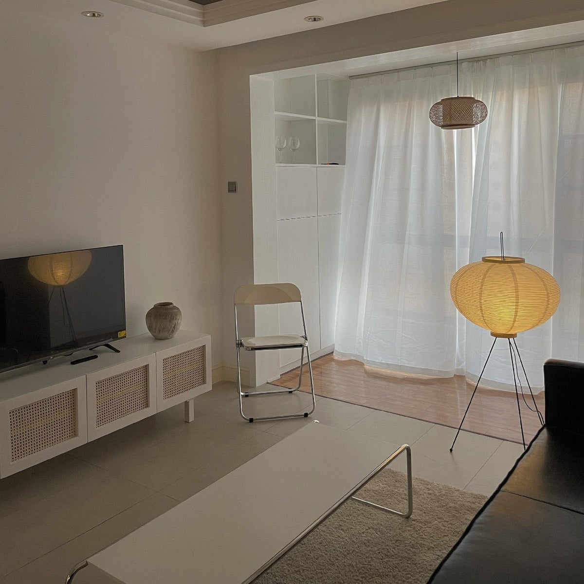 Japandi White Rice Paper Floor Lamp – Bamboo Rib
