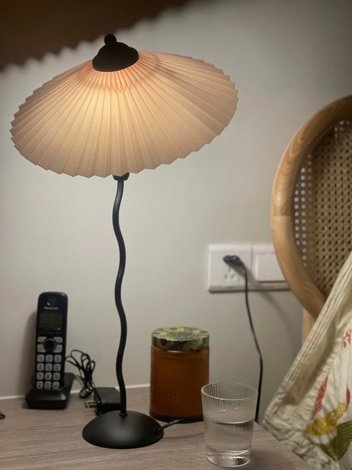 Modern Black Metal Table Lamp – Wavy Pleated Shade